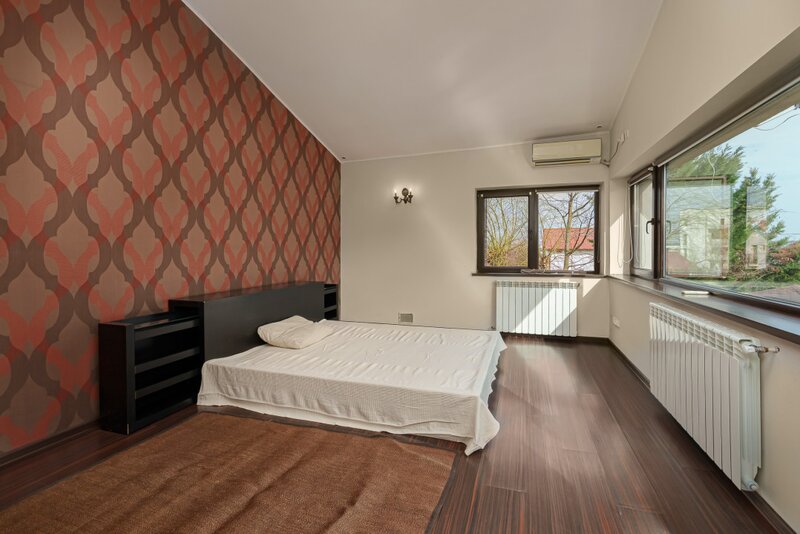 Otopeni, str. Campului, vila 4 camere, birou, curte generoasa